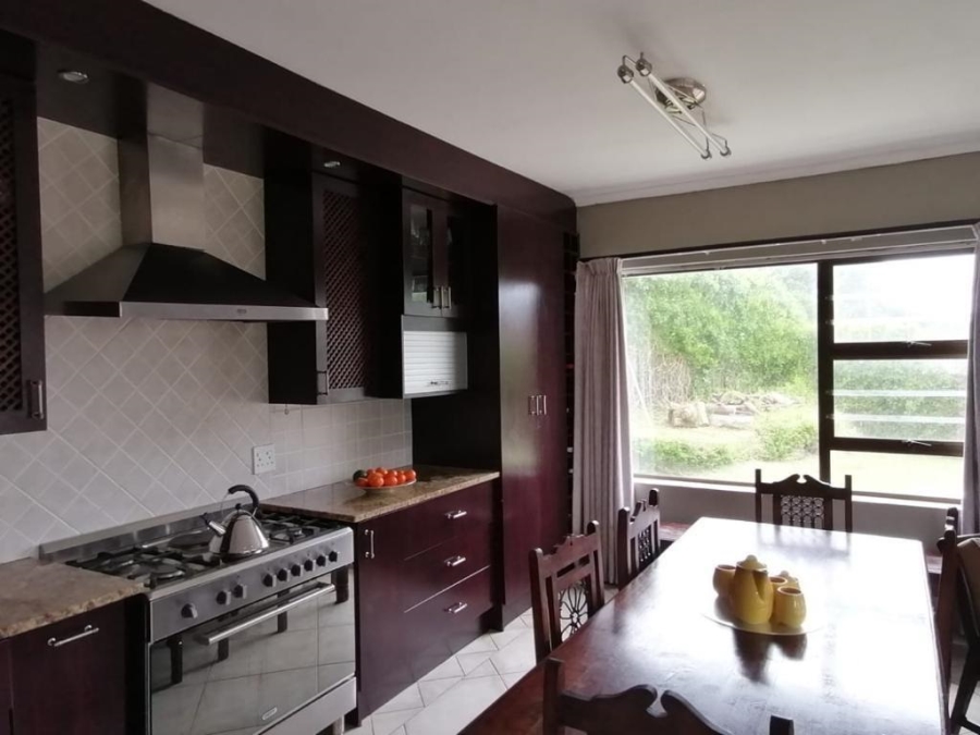 8 Bedroom Property for Sale in Paradise Beach Eastern Cape